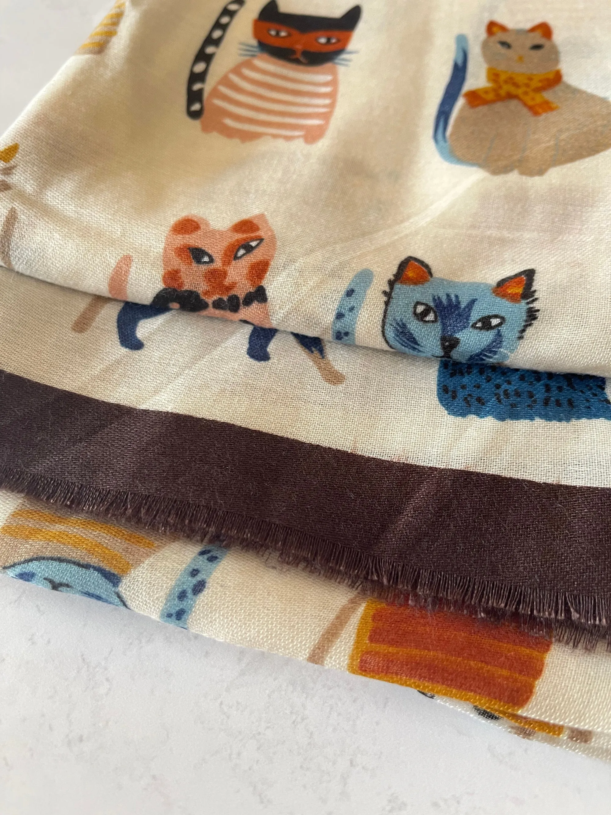 BEIGE COTTON BLEND CAT PRINT LIGHTWEIGHT SCARF