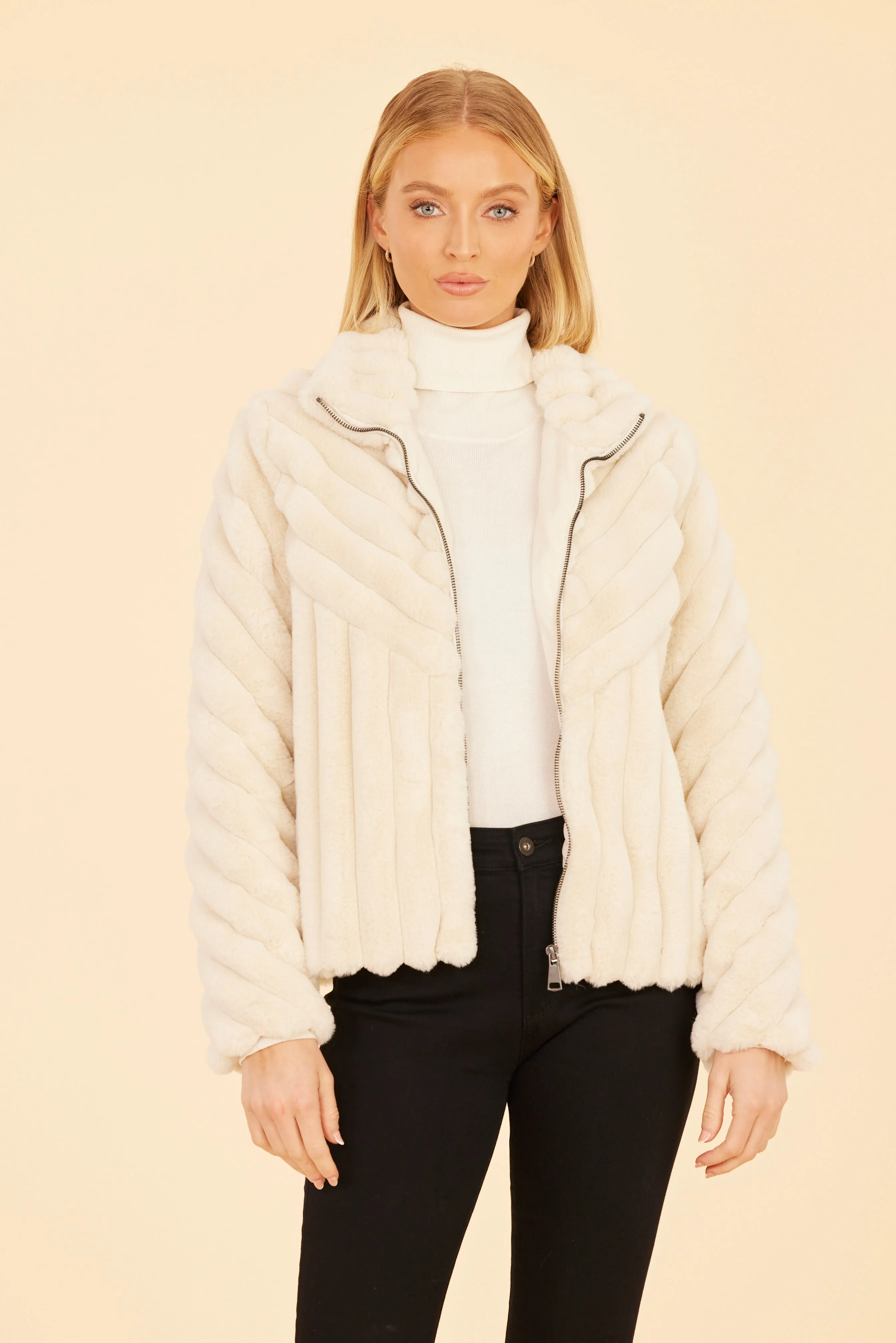 Faux Fur Grooved Zip-Up Jacket