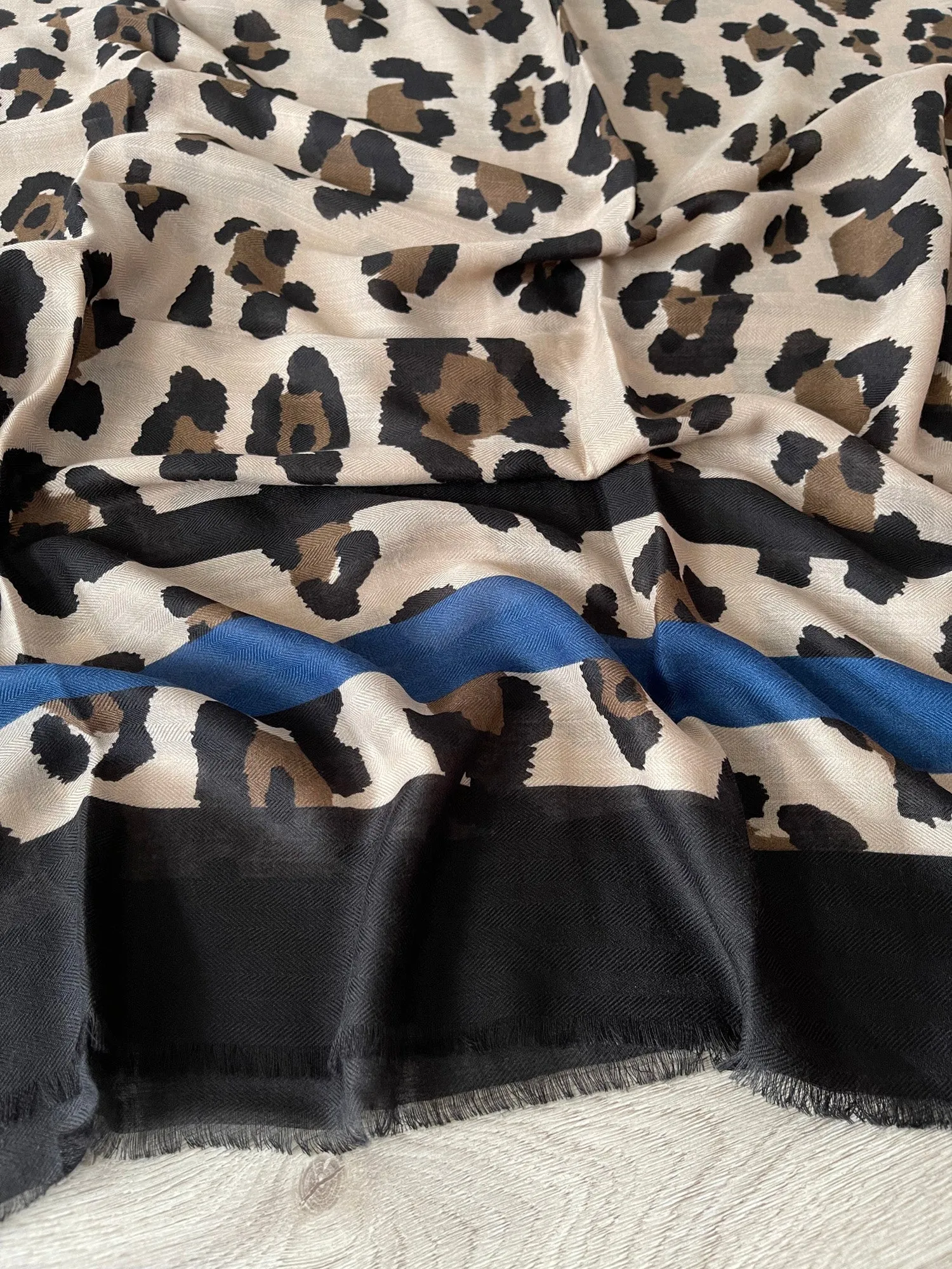 LARGE ROYAL BLUE RETRO LEOPARD PRINT SCARF