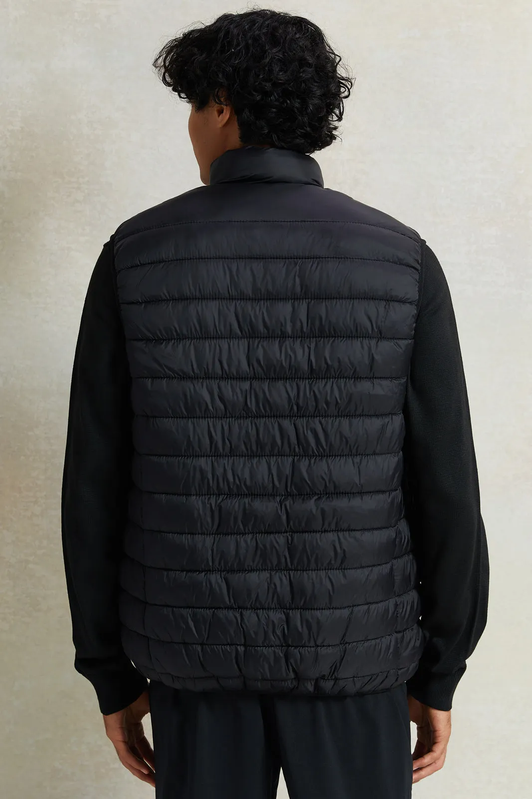 Men Black Sleeveless Puffer Gilet