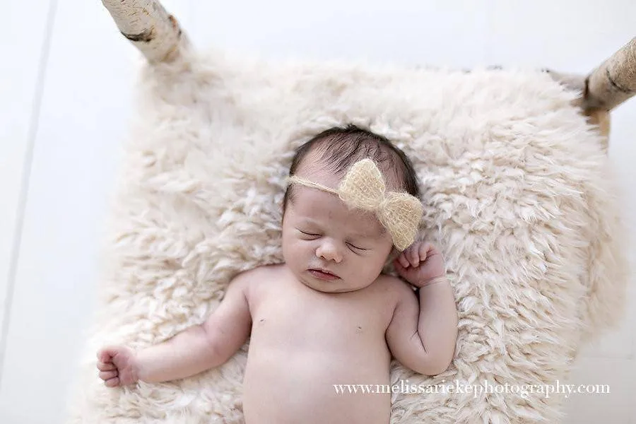 SET Cream Minkyak Faux Fur and Ruffle Wrap Photography Prop