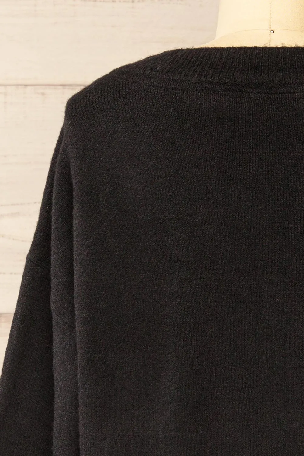 Tottenham Black | V-Neck Knit Sweater