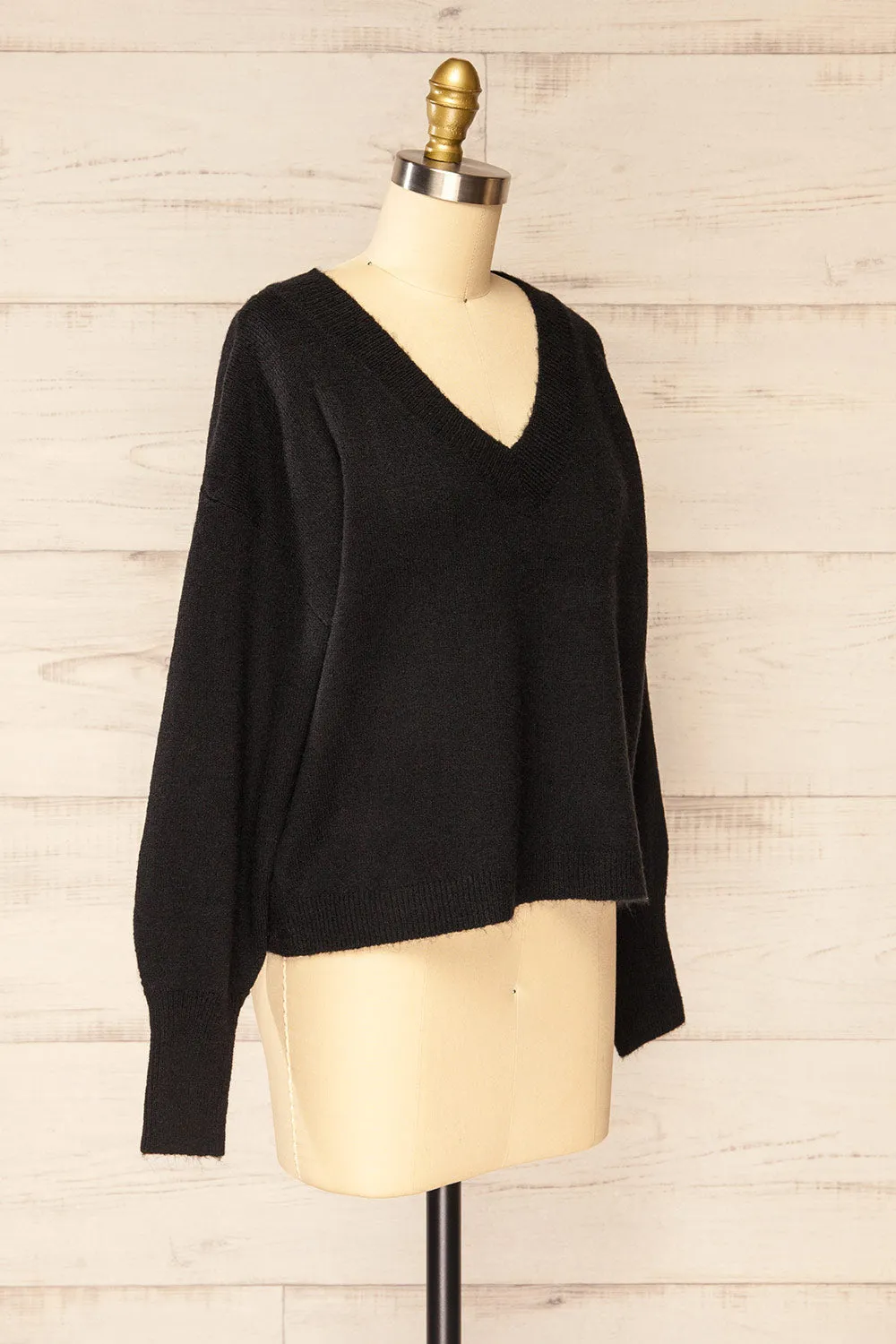 Tottenham Black | V-Neck Knit Sweater